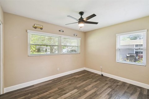 House in Orlando, Florida 4 bedrooms, 186.36 sq.m. № 1688263 - photo 23