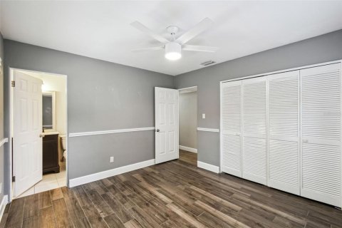 House in Orlando, Florida 4 bedrooms, 186.36 sq.m. № 1688263 - photo 28
