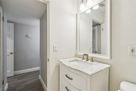 House in Orlando, Florida 4 bedrooms, 186.36 sq.m. № 1688263 - photo 26