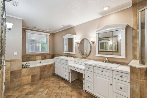 House in Orlando, Florida 4 bedrooms, 186.36 sq.m. № 1688263 - photo 17