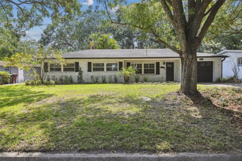 House in Orlando, Florida 4 bedrooms, 186.36 sq.m. № 1688263 - photo 1