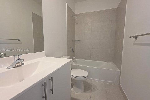 Townhouse in Homestead, Florida 3 bedrooms, 123.65 sq.m. № 2060516 - photo 9