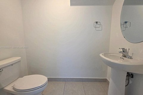 Townhouse in Homestead, Florida 3 bedrooms, 123.65 sq.m. № 2060516 - photo 6