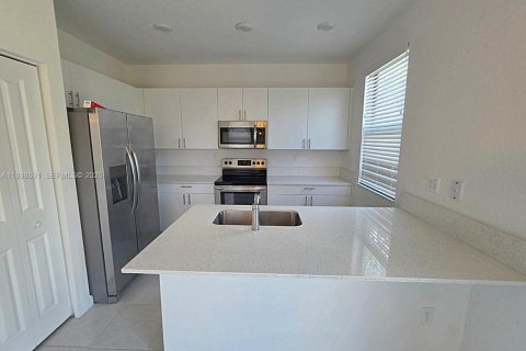 Townhouse in Homestead, Florida 3 bedrooms, 123.65 sq.m. № 2060516 - photo 5