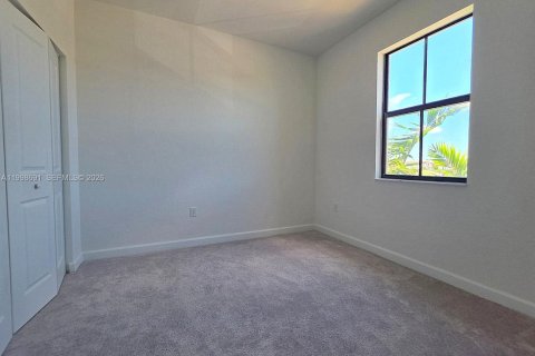 Townhouse in Homestead, Florida 3 bedrooms, 123.65 sq.m. № 2060516 - photo 8