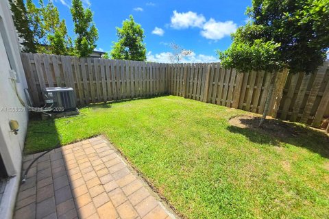 Townhouse in Homestead, Florida 3 bedrooms, 123.65 sq.m. № 2060516 - photo 15