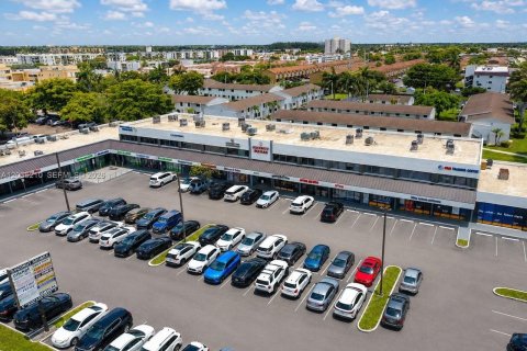 Immobilier commercial à vendre à Hialeah, Floride № 2084238 - photo 1