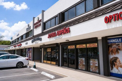 Immobilier commercial à vendre à Hialeah, Floride № 2084238 - photo 12