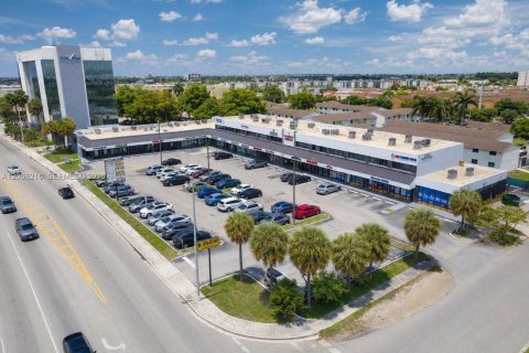 Immobilier commercial à vendre à Hialeah, Floride № 2084238 - photo 7