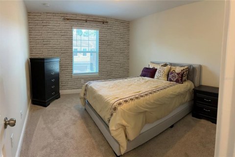 Townhouse in Lutz, Florida 4 bedrooms, 243.22 sq.m. № 2348035 - photo 13
