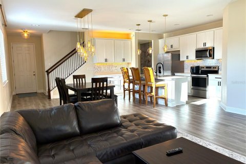 Townhouse in Lutz, Florida 4 bedrooms, 243.22 sq.m. № 2348035 - photo 4