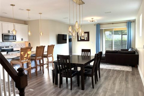 Townhouse in Lutz, Florida 4 bedrooms, 243.22 sq.m. № 2348035 - photo 3