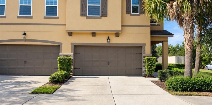 Townhouse in Lutz, Florida 4 bedrooms, 243.22 sq.m. № 2348035