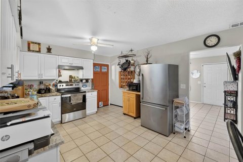 Villa ou maison à vendre à Auburndale, Floride: 3 chambres, 97.55 m2 № 2145318 - photo 15