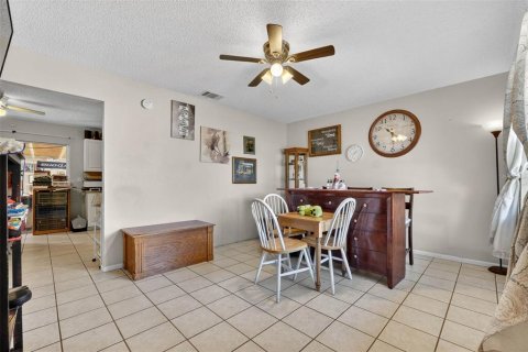 Villa ou maison à vendre à Auburndale, Floride: 3 chambres, 97.55 m2 № 2145318 - photo 11
