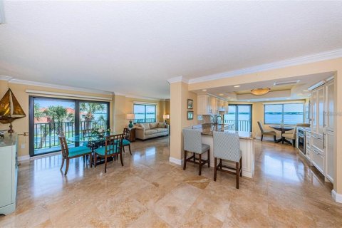 Copropriété à vendre à Clearwater, Floride: 2 chambres, 142.14 m2 № 2425579 - photo 3