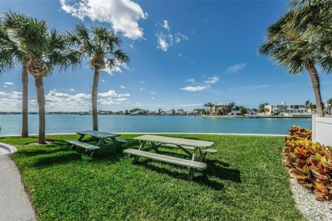Copropriété à vendre à Clearwater, Floride: 2 chambres, 142.14 m2 № 2425579 - photo 22