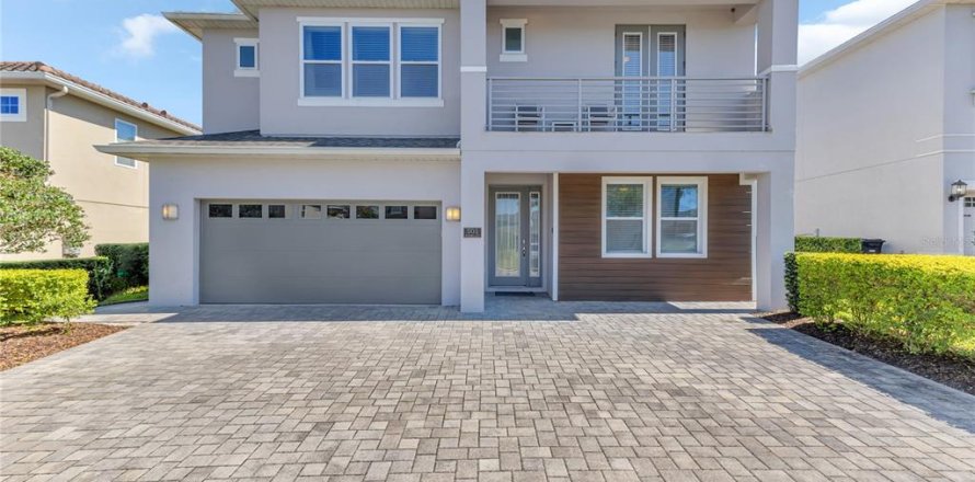 Casa en Kissimmee, Florida 8 dormitorios, 374.67 m2 № 1583717