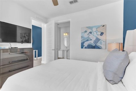 Casa en venta en Kissimmee, Florida, 8 dormitorios, 374.67 m2 № 1583717 - foto 5