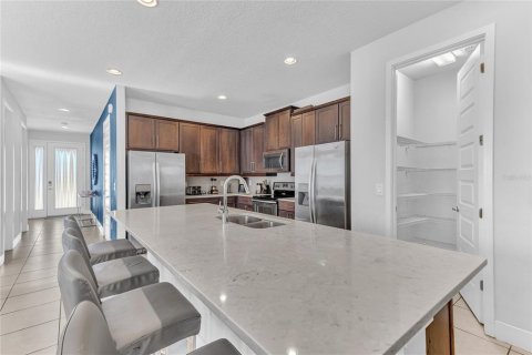 Casa en venta en Kissimmee, Florida, 8 dormitorios, 374.67 m2 № 1583717 - foto 9