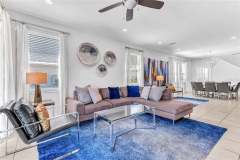 Casa en venta en Kissimmee, Florida, 8 dormitorios, 374.67 m2 № 1583717 - foto 17