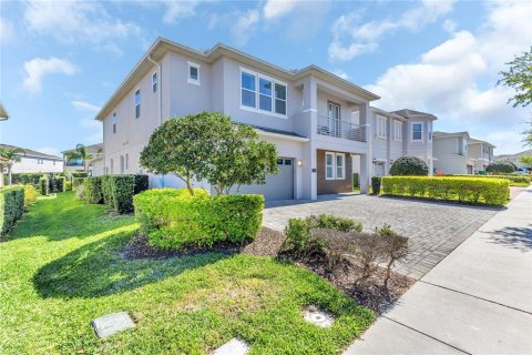 Casa en venta en Kissimmee, Florida, 8 dormitorios, 374.67 m2 № 1583717 - foto 3