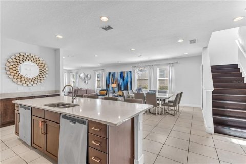 Casa en venta en Kissimmee, Florida, 8 dormitorios, 374.67 m2 № 1583717 - foto 11