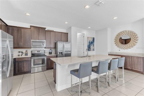 Casa en venta en Kissimmee, Florida, 8 dormitorios, 374.67 m2 № 1583717 - foto 8
