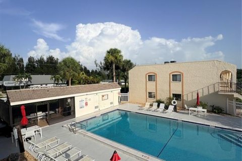 Copropriété à vendre à Fort Myers, Floride: 2 chambres, 82.87 m2 № 2236917 - photo 21