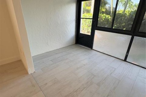 Copropriété à vendre à Fort Myers, Floride: 2 chambres, 82.87 m2 № 2236917 - photo 11