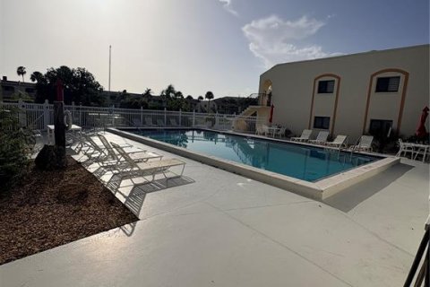 Copropriété à vendre à Fort Myers, Floride: 2 chambres, 82.87 m2 № 2236917 - photo 24
