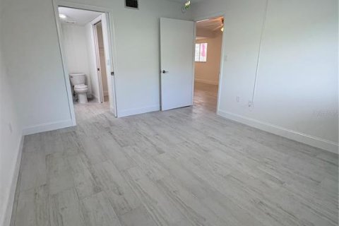 Copropriété à vendre à Fort Myers, Floride: 2 chambres, 82.87 m2 № 2236917 - photo 14