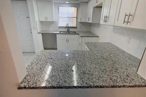 Copropriété à vendre à Fort Myers, Floride: 2 chambres, 82.87 m2 № 2236917 - photo 20