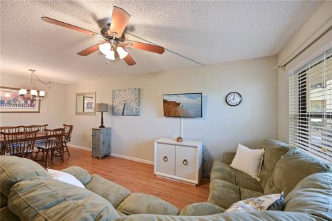 Condo in Bradenton, Florida, 2 bedrooms  № 1539327 - photo 4