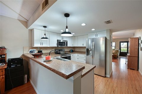 Condo in Bradenton, Florida, 2 bedrooms  № 1539327 - photo 11