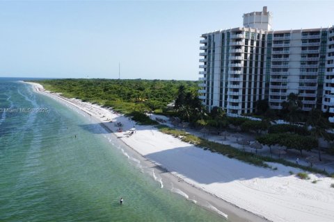 Снять в аренду кондоминиум в Ки-Бискейн, Флорида 2 спальни, 165.55м2, № 1956007 - фото 3