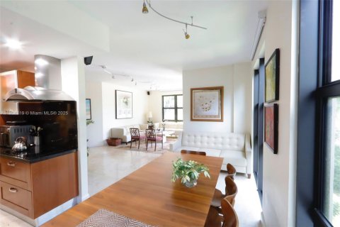 Снять в аренду кондоминиум в Ки-Бискейн, Флорида 2 спальни, 165.55м2, № 1956007 - фото 15