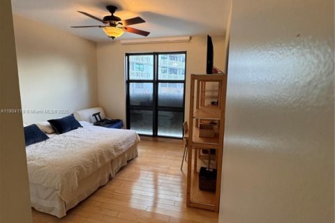 Снять в аренду кондоминиум в Ки-Бискейн, Флорида 2 спальни, 165.55м2, № 1956007 - фото 25