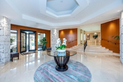 Снять в аренду кондоминиум в Ки-Бискейн, Флорида 2 спальни, 165.55м2, № 1956007 - фото 7