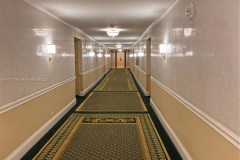 Снять в аренду кондоминиум в Ки-Бискейн, Флорида 2 спальни, 165.55м2, № 1956007 - фото 8