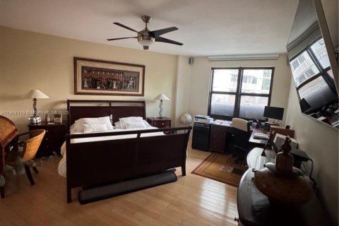 Снять в аренду кондоминиум в Ки-Бискейн, Флорида 2 спальни, 165.55м2, № 1956007 - фото 26