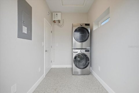 House in Arcadia, Florida 1 bedroom, 24.53 sq.m. № 2095555 - photo 15