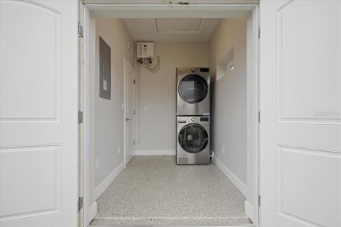 House in Arcadia, Florida 1 bedroom, 24.53 sq.m. № 2095555 - photo 14