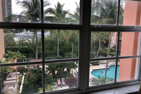 Condominio en alquiler en Aventura, Florida, 2 dormitorios, 109.62 m2 № 2027483 - foto 27