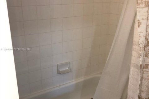 Condominio en alquiler en Aventura, Florida, 2 dormitorios, 109.62 m2 № 2027483 - foto 20