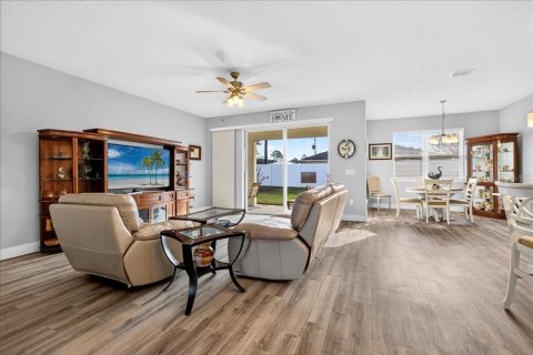 Villa ou maison à vendre à Palm Coast, Floride: 3 chambres, 174.19 m2 № 2433099 - photo 8