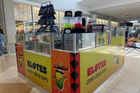 Commercial property in Coral Springs, Florida № 1965374 - photo 3