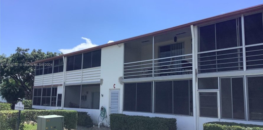 Кондоминиум с 1 спальней в Уэст-Палм-Бич, Флорида № 1957803