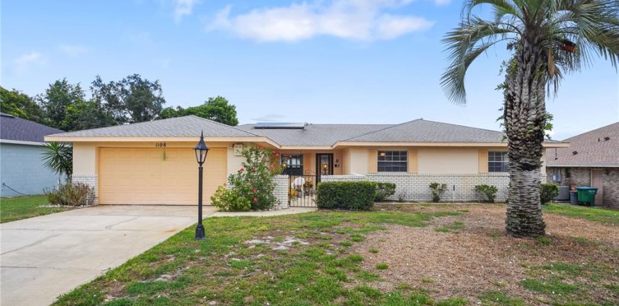House in Deltona, Florida 3 bedrooms, 165.46 sq.m. № 1893930