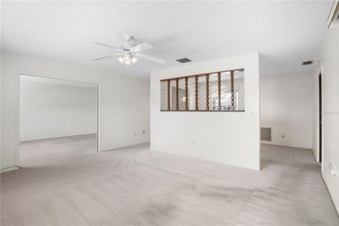 House in Deltona, Florida 3 bedrooms, 165.46 sq.m. № 1893930 - photo 11
